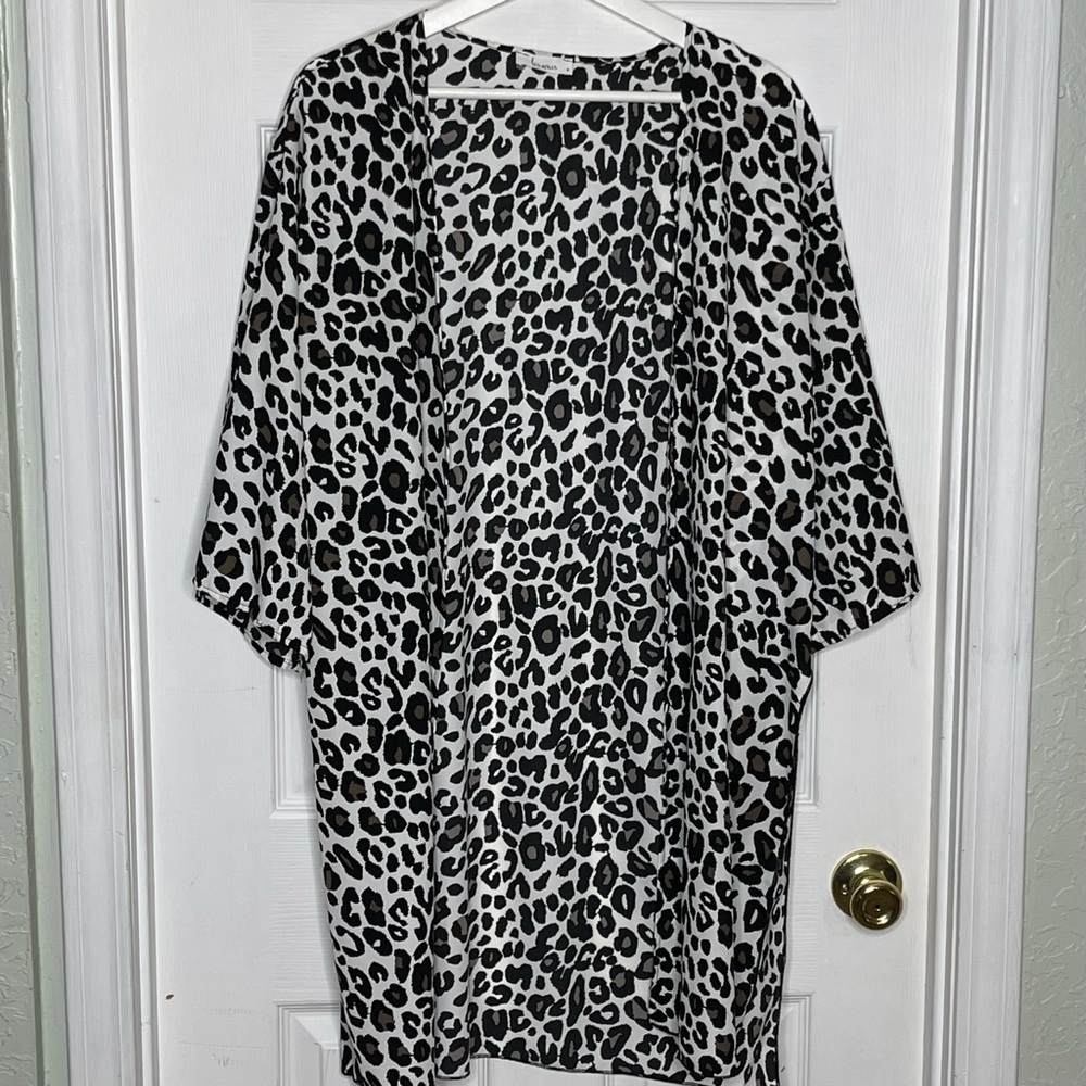 les amis Animal Print Kimono Women’s Size Medium